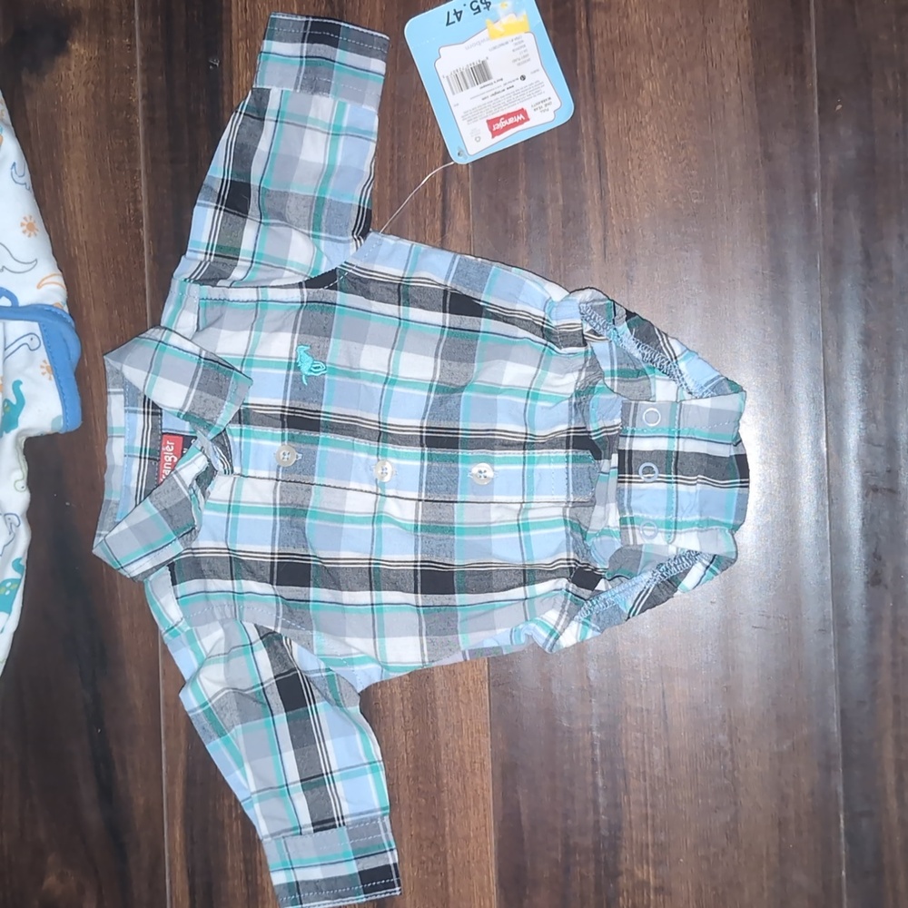 Baby Boy Newborn 5 Piece Lot - Picture 5 of 6